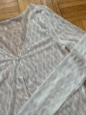 Dazy White Sheer Mesh Long Sleeve Top – Geometric Pattern